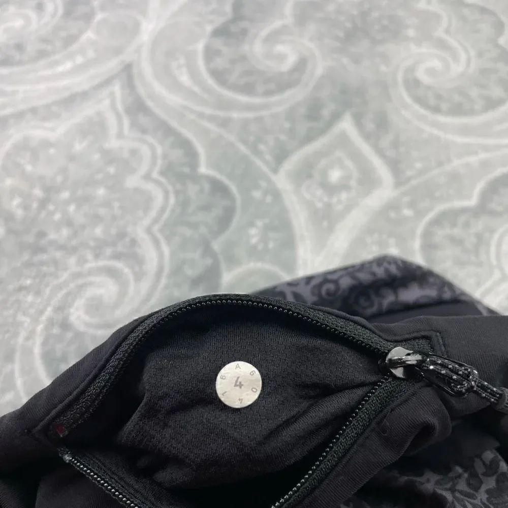 Womens Lululemon Speed Short - Picture 6 of 6